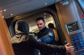 Bundespolizeidirektion München: Bundespolizeidirektion München: Frau ins Gesicht getreten/ Bundespolizei bringt Gewalttäter hinter Gitter