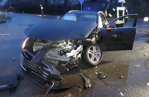 Polizei Coesfeld: POL-COE: Rosendahl, Holtwick, Bahnhofstraße/ Autos kollidieren
