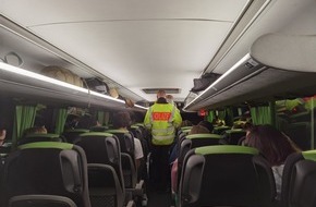 Bundespolizeidirektion München: Bundespolizeidirektion München: Mit dem Bus nach Deutschland, mit dem Flugzeug ins Heimatland/ Bundespolizei bringt Pakistaner in Haft