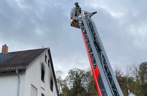 Feuerwehr Stuttgart: FW Stuttgart: Zwei verletzte Personen bei Vollbrand einer Wohnung