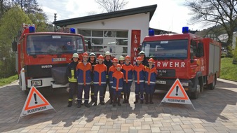 Feuerwehr Kirchhundem : FW-OE: Ein Wochenende wie bei einer Berufsfeuerwehr 
- Meilerteam unterstützt die örtlichen Jugendfeuerwehrgruppen mit Geldspende-