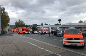 Feuerwehr Mülheim an der Ruhr: FW-MH: Verkehrsunfall auf der Kölner Straße Höhe Straßburger Allee