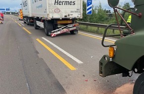 Polizeiautobahnstation Kaiserslautern und Zentrale Verkehrsdienste: POL-PASTKL: Auffahrunfall mit Militärfahrzeug