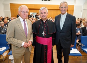 Festakt zum Abschied für Prälat Dr. Peter Klasvogt in der Katholischen Akademie Schwerte - Direktor der Katholischen Akademie Schwerte und der Kommende Dortmund wechselt nach Rom