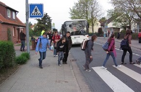 Polizeiinspektion Nienburg / Schaumburg: POL-NI: Gefährliche Situation vor Schulbeginn entschärft -Bild im Download-