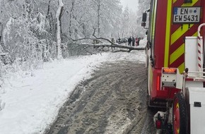 Feuerwehr Gevelsberg: FW-EN: 16 Wetterbedingte Einsätze im Stadtgebiet Gevelsberg