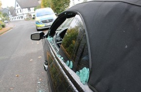 Polizei Rheinisch-Bergischer Kreis: POL-RBK: Bergisch Gladbach - Unbekannte dringen in zwei BMW ein