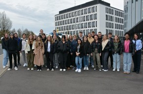 Polizei Mettmann: POL-ME: Jugendliche lernen die Kreispolizeibehörde beim "Cop-Day" kennen - Mettmann - 2403114