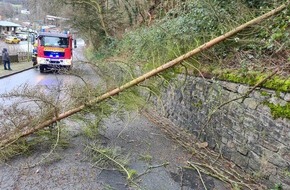 Feuerwehr Wetter (Ruhr): FW-EN: Wetter - Fünf Einsätze am Sonntag