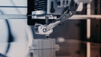 Deutsche Bundesstiftung Umwelt (DBU): DBU: Passgenaue Verpackungen per 3D-Druck f&uuml;r nachhaltige Logistik