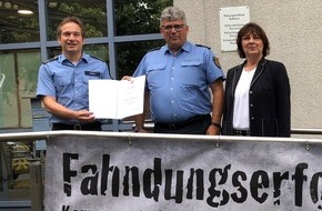 Polizeidirektion Neuwied/Rhein: POL-PDNR: "Wachtmeister Noll" feiert sein 40-jähriges Dienstjubiläum