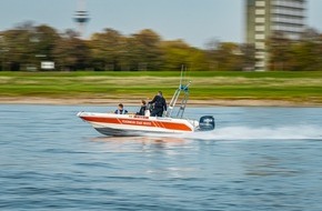 Feuerwehr Neuss: FW-NE: Person im Rhein | Schwimmen im Rhein ist lebensgefährlich!