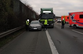 Feuerwehr Schwelm: FW-EN: Verkehrsunfall mit mehreren Fahrzeugen A1 Fahrtrichtung Bremen