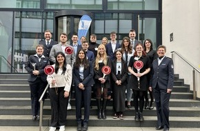 Hauptzollamt Saarbrücken: HZA-SB: Berufseinsteiger beim Hauptzollamt Saarbrücken; Jetzt Karriere beim ZOLL starten!
