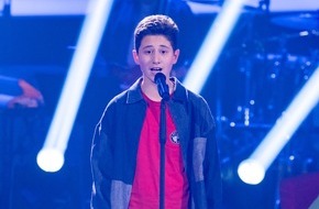 SAT.1: Von "The Voice" zur Fußball-Nationalmannschaft: Alwin singt beim U21-Länderspiel Deutschland - Spanien am Dienstag, 25. März, die deutsche Nationalhymne