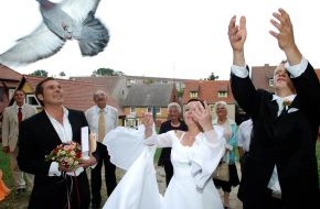 ProSieben: Der schönste Tag im Leben auf ProSieben! Mit "Frank - dem Weddingplaner" zur Traumhochzeit