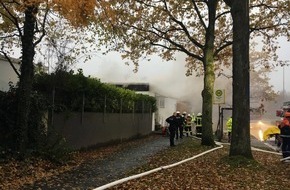Feuerwehr Erkrath: FW-Erkrath: Kaminbrand droht auf Dach überzugreifen