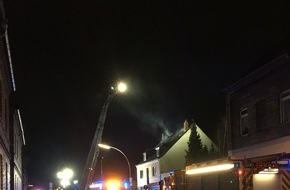 Feuerwehr Gelsenkirchen: FW-GE: "Ich glaub´ da brennt ein Dachstuhl!" - Dachstuhlbrand in der Uechtingstraße im Stadtteil Schalke-Nord