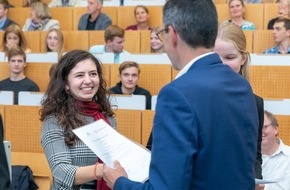 Universität Bremen: Dr. Hans Riegel-Fachpreise für exzellente Schülerforschung