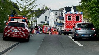 Feuerwehr Bergisch Gladbach: FW-GL: Feuer zerstört Wohnung in Mehrfamilienhaus im Stadtteil Moitzfeld von Bergisch Gladbach