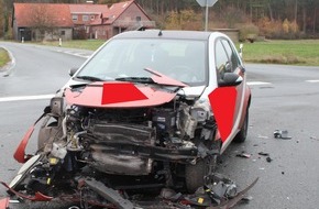 Polizei Minden-Lübbecke: POL-MI: 28-jährige Smart-Fahrerin bei Unfall verletzt