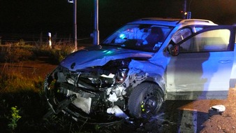 Polizei Düren: POL-DN: Fehler beim Linksabbiegen führt zu schwerem Unfall