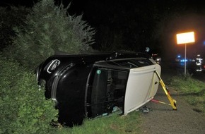 Polizei Mettmann: POL-ME: Gesundheitlicher Notfall eines Autofahrers löst Unfall aus - Erkrath - 2310076