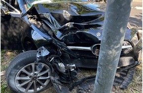 Polizei M&ouml;nchengladbach: POL-MG: Alleinunfall - Fahrer und Beifahrer leicht verletzt