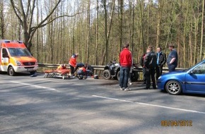 Polizeiinspektion Hameln-Pyrmont/Holzminden: POL-HOL: Landesstraße 550 - Gemarkung Lüchtrigen: Verletzter nach Unfall mit Quad - Fahrer leicht verletzt / 10.000,-- EUR Sachschaden -