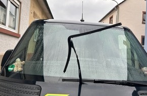 Polizeidirektion Landau: POL-PDLD: Beschädigung eines geparkten Fahrzeuges