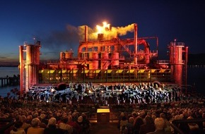 Bregenzer Festspiele GmbH: Feuer und Flamme am Bodensee: Noch zehn Mal Verdis 'Troubadour' auf der Bregenzer Seebühne: Hunderttausendster Besucher erwartet