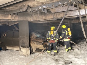 KFV-CW: Millionenschaden nach Großbrand in Tiefgarage - Keine Verletzten - Intensiver Atemschutzeinsatz