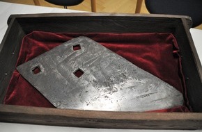 Hochschule der Polizei: HDP-RP: Schinderhannes-Fallbeil wechselt den Besitzer; Übergabe des historischen Exponats von der Hochschule der Polizei Rheinland-Pfalz an das Hunsrück-Museum Simmern