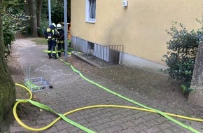 Feuerwehr Hattingen: FW-EN: Gemeldeter Kellerbrand mit mehrfacher Menschenrettung und drei Paralleleinsätze für die Hattinger Feuerwehr