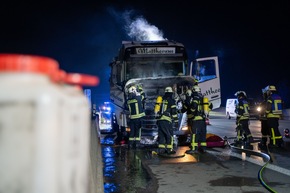 FW-NE: Zur richtigen Zeit am richtigen Ort: Feuerwehr Neuss löscht Lkw-Brand auf der A2 bei Hamm (Westfalen) | Spontane überörtliche Hilfe
