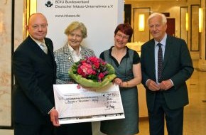 Bundesverband Deutscher Inkasso-Unternehmen BDIU: Inkassounternehmen unterstützen Marianne von Weizsäcker Stiftung (mit Bild)