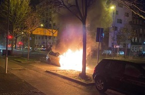 Feuerwehr Dortmund: FW-DO: Fahrer und Fahrgast flüchten aus brennendem Taxi