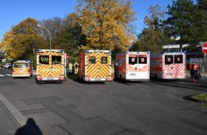 Feuerwehr Pulheim: FW Pulheim: Schulbusse kollidieren an Pulheimer Gymnasium