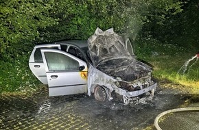 Kreispolizeibeh&ouml;rde Oberbergischer Kreis: POL-GM: Brennendes Auto in Bergneustadt