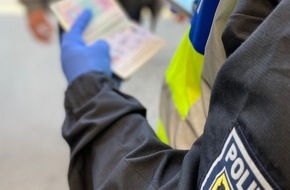 Bundespolizeidirektion München: Bundespolizeidirektion München: Mit gefälschten Papieren bei Grenzkontrollen gestoppt / Bundespolizei deckt gleich mehrere Fälschungen auf