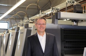 Onlineprinters GmbH: Dr. Michael Fries auf dem Podium des "Online Print Symposium 2015" in München / Geschäftsführer von diedruckerei.de und Onlineprinters spricht über Internationalisierung im Onlinedruck
