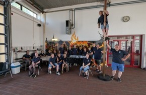 Freiwillige Feuerwehr Bedburg-Hau: FW-KLE: Jugendfeuerwehr Bedburg-Hau besucht bekannte Drehkulisse der WDR-Serie "Feuer & Flamme"