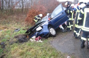 Polizeidirektion Bad Segeberg: POL-SE: Tornesch: Kreisstraße 21 /Alte Bundesstraße nach Unfall heute Mittag voll gesperrt