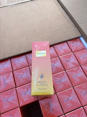 ZOLL-HH: Zoll stellt tonnenweise illegale Abnehmprodukte und geschmuggelte Kosmetika bei umfangreichen Durchsuchungen sicher und nimmt mutma&szlig;liche H&auml;ndlerin fest