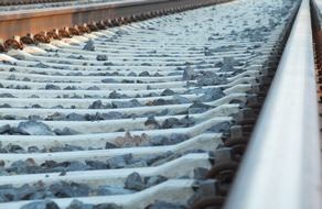 Bundespolizeiinspektion Bad Bentheim: BPOL-BadBentheim: Gef&auml;hrlicher Eingriff in den Bahnverkehr - Jugendliche zwingen Zug zur Schnellbremsung
