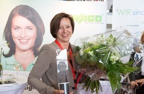 WAGO GmbH & Co.KG: Ingenieurin Nicole Kreie gewinnt internationale Auszeichnung "Engineer Powerwoman 2013" / Neuer Karrierepreis der Hannover Messe / WAGO fördert Frauen mit "Cross Mentoring"-Programm (BILD)