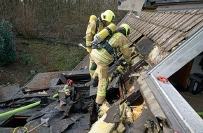 Polizei Mettmann: POL-ME: Dachstuhlbrand - die Polizei ermittelt wegen fahrlässiger Brandstiftung - Ratingen- 2102114