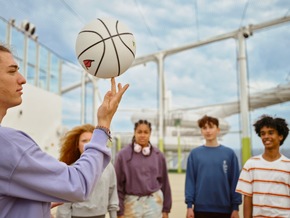 AIDA Pressemeldung: Vom Court an Bord: AIDA macht den Basketballsommer 2026 erlebbar