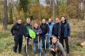 Becher GmbH & Co. KG: Becher spendet weitere 2200 Bäume zum Erhalt regionaler Wälder