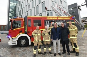 Feuerwehr Bremerhaven: FW Bremerhaven: Erstes neues Löschfahrzeug für die Fuhrparkerneuerung bei der Feuerwehr Bremerhaven